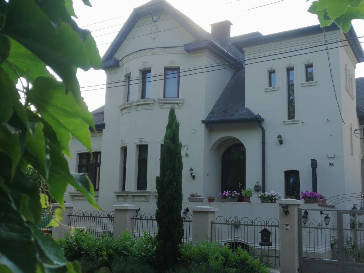 Kuria Apartman Budapest With Free Parking Экстерьер фото