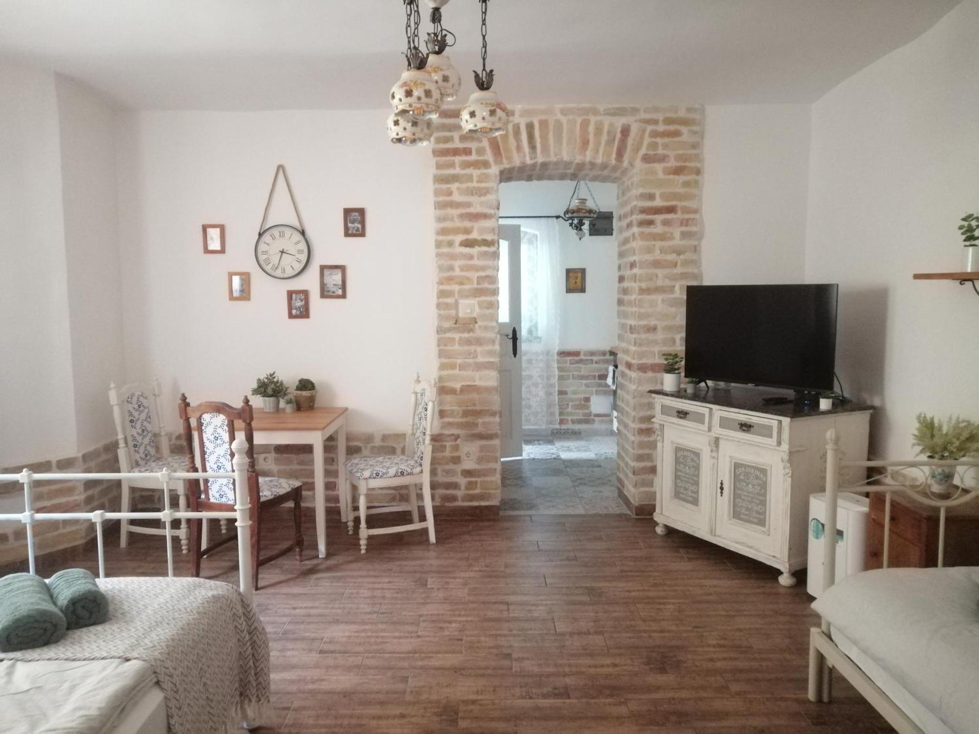 Kuria Apartman Budapest With Free Parking Экстерьер фото