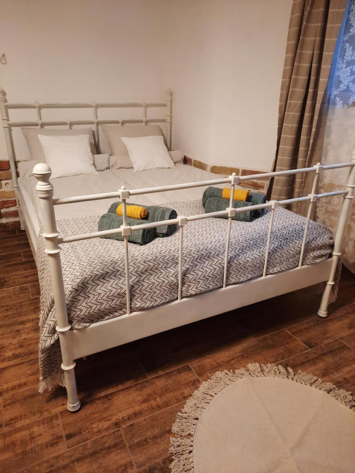Kuria Apartman Budapest With Free Parking Экстерьер фото