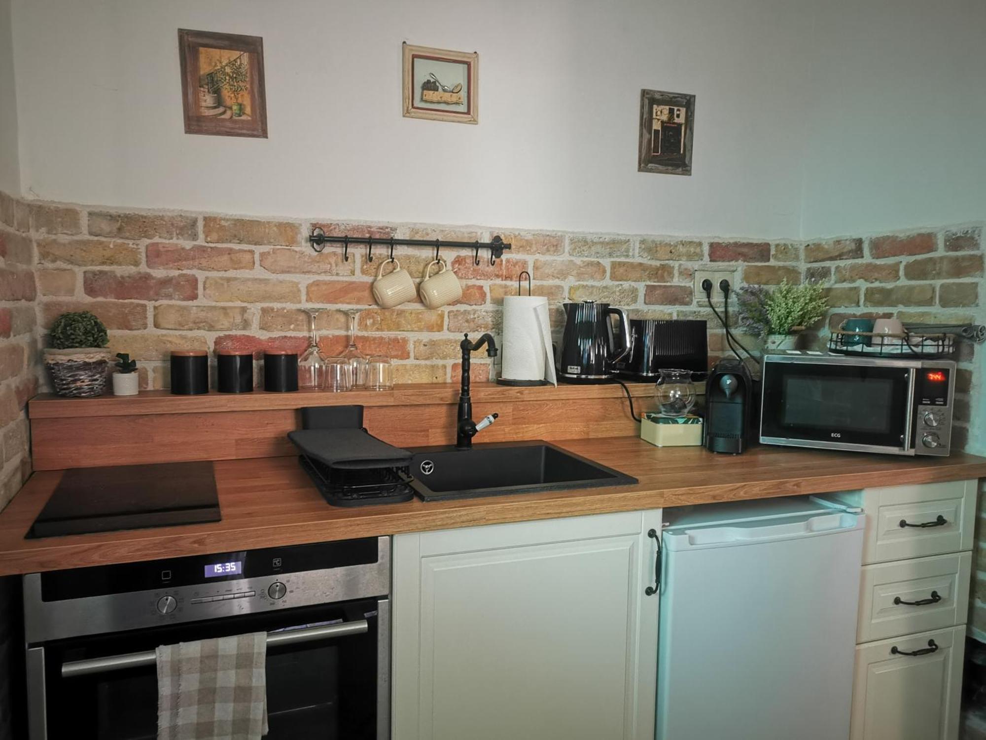 Kuria Apartman Budapest With Free Parking Экстерьер фото