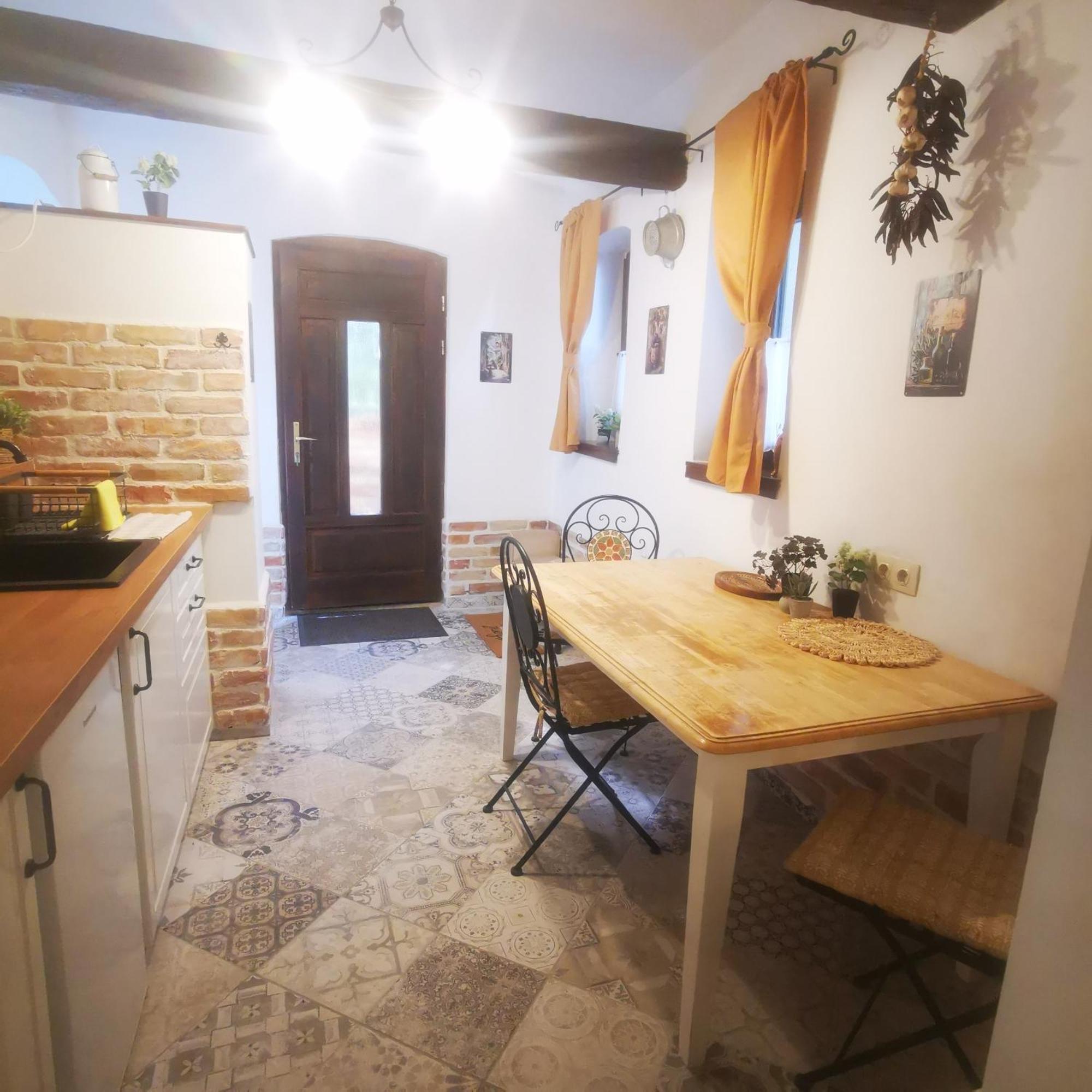 Kuria Apartman Budapest With Free Parking Экстерьер фото